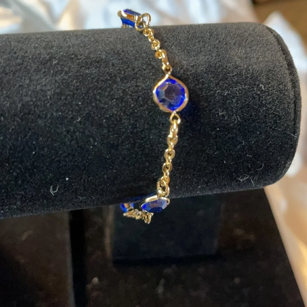 Avon (1990) Vintage Elegant Expressions Blue/ Gold-tone 7” bracelet - Picture 2 of 5